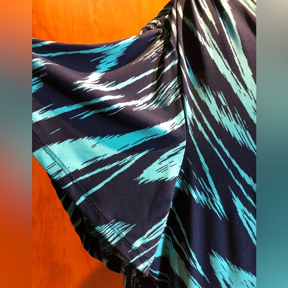 Daisy Fuentes Woman 3X Blue/Green & Black Batwing Blouse PF - Picture 5 of 6